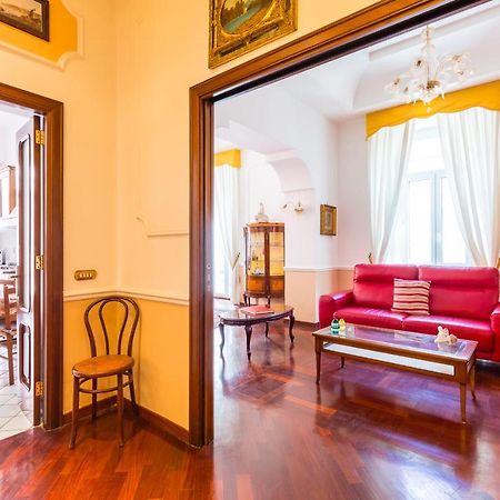 Grand Classic Apartment At San Martino By Napoliapartments Экстерьер фото