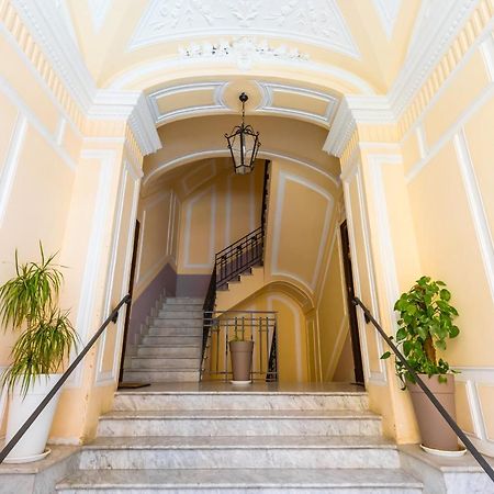 Grand Classic Apartment At San Martino By Napoliapartments Экстерьер фото