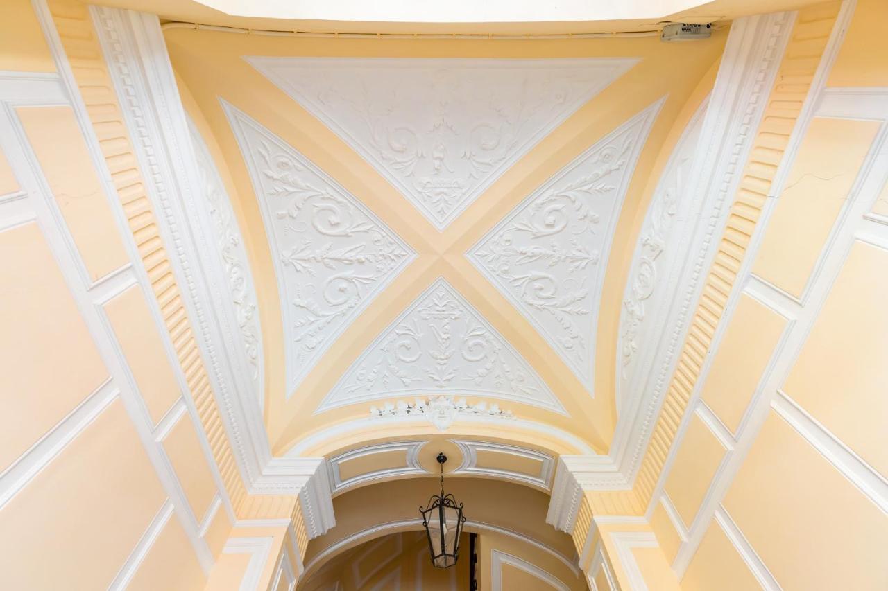 Grand Classic Apartment At San Martino By Napoliapartments Экстерьер фото