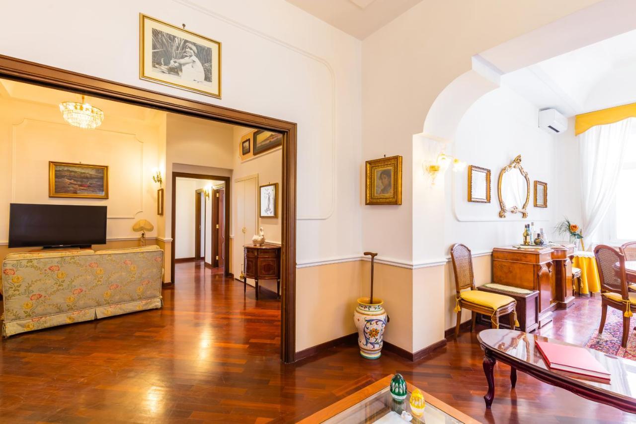 Grand Classic Apartment At San Martino By Napoliapartments Экстерьер фото