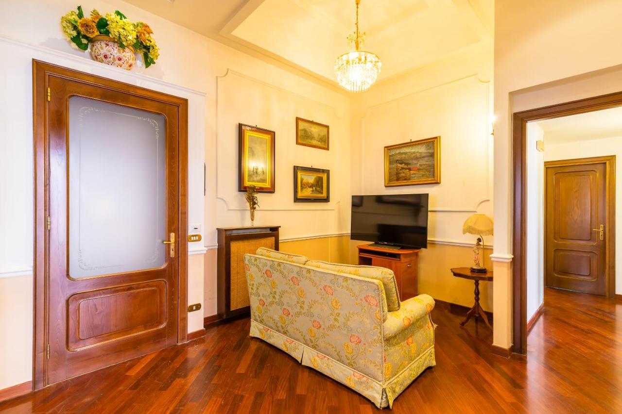 Grand Classic Apartment At San Martino By Napoliapartments Экстерьер фото